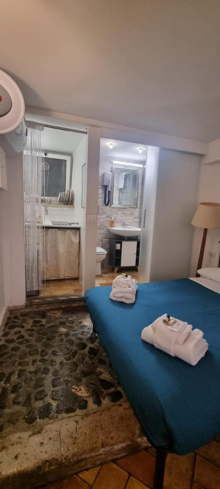 Domus Next Campo De'fiori With Thermal Shower Apartment